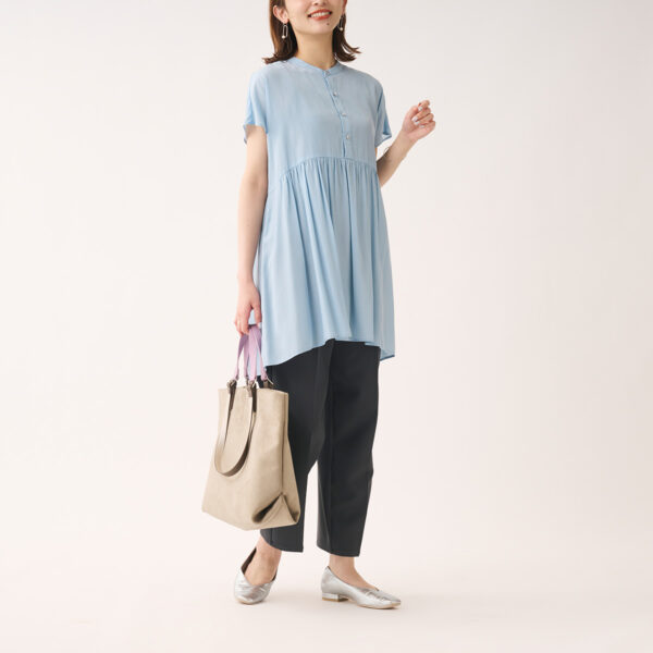 雨や汚れ、汗ジミを防ぐ！【すごナノ撥水】華やかペプラムチュニック