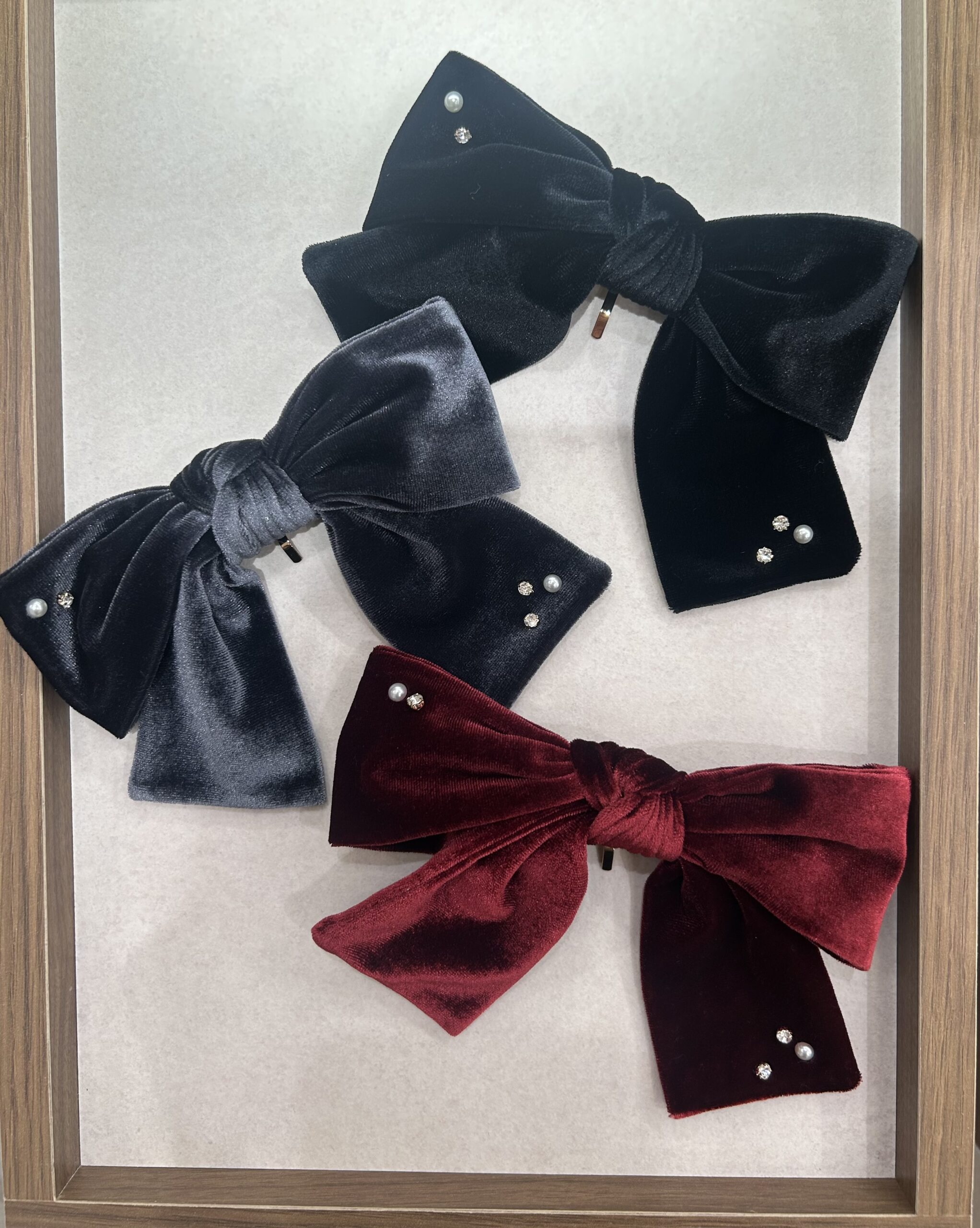 【NEW】ビジュー付きリボンフックポニー