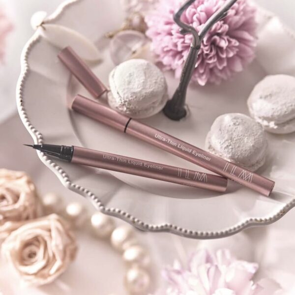 【有名メイクアップアーティスト監修】0.01mmリキッドアイライナー