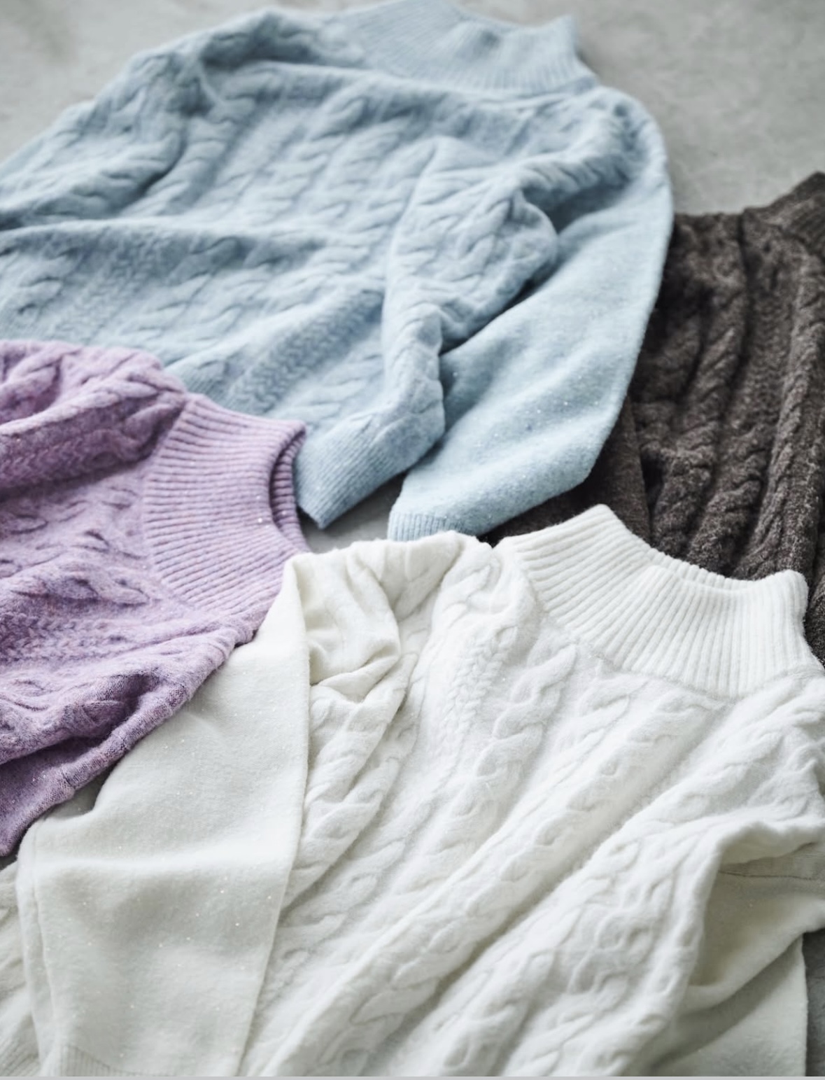 Stola.大人気スパンコールニットのご紹介