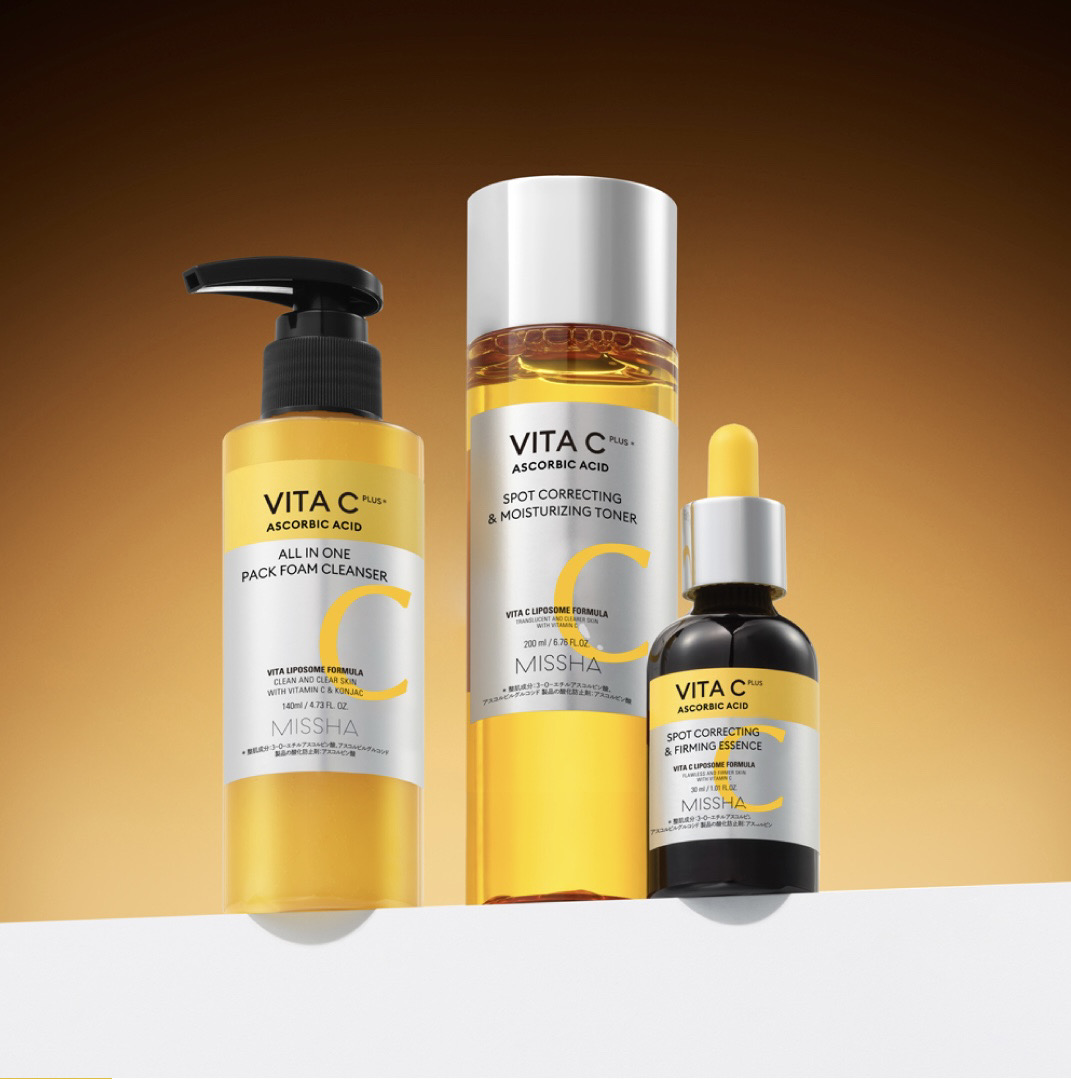 【ビタミンCでうるおいによる透明感のある印象へ】VitaCシリーズ