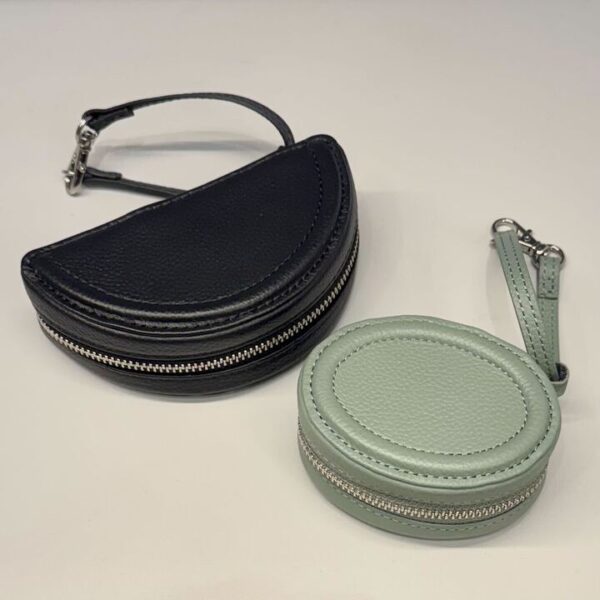 付けるだけで快適。バッグ用ポーチ