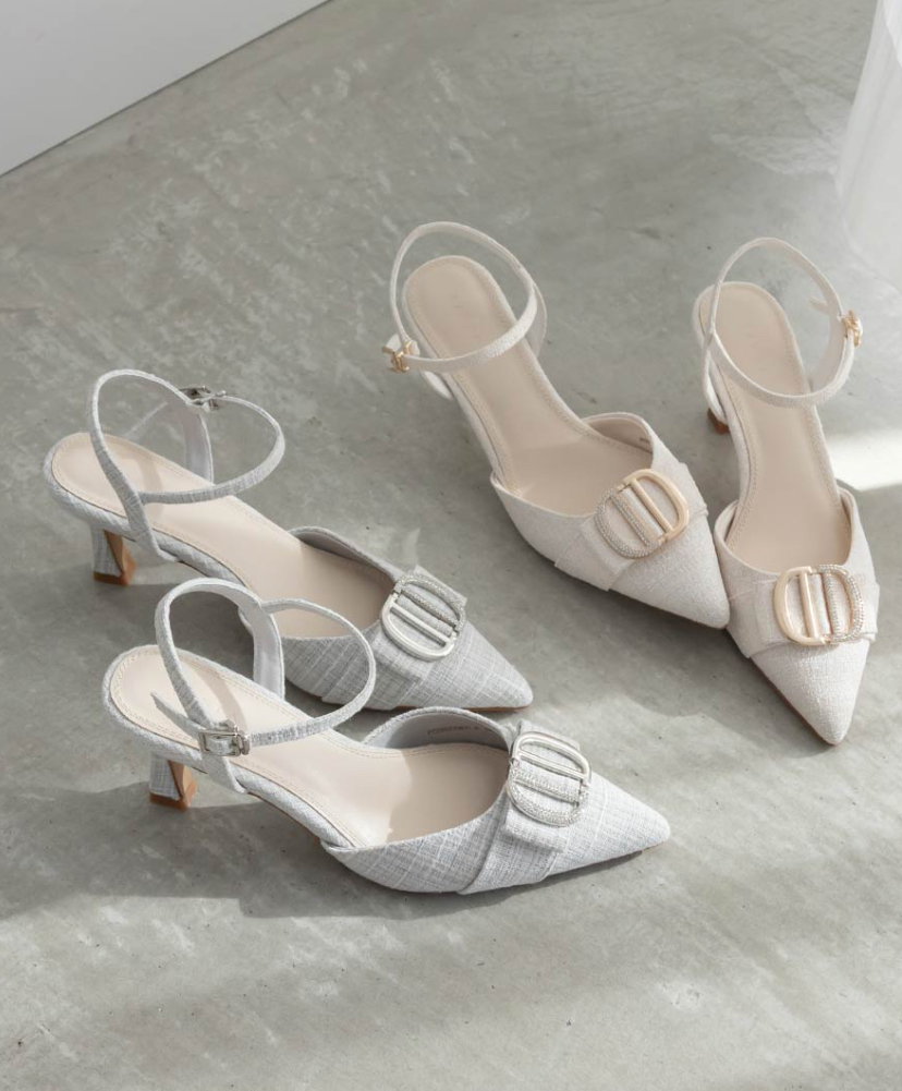 新色☆ビジューパーツストラップパンプス