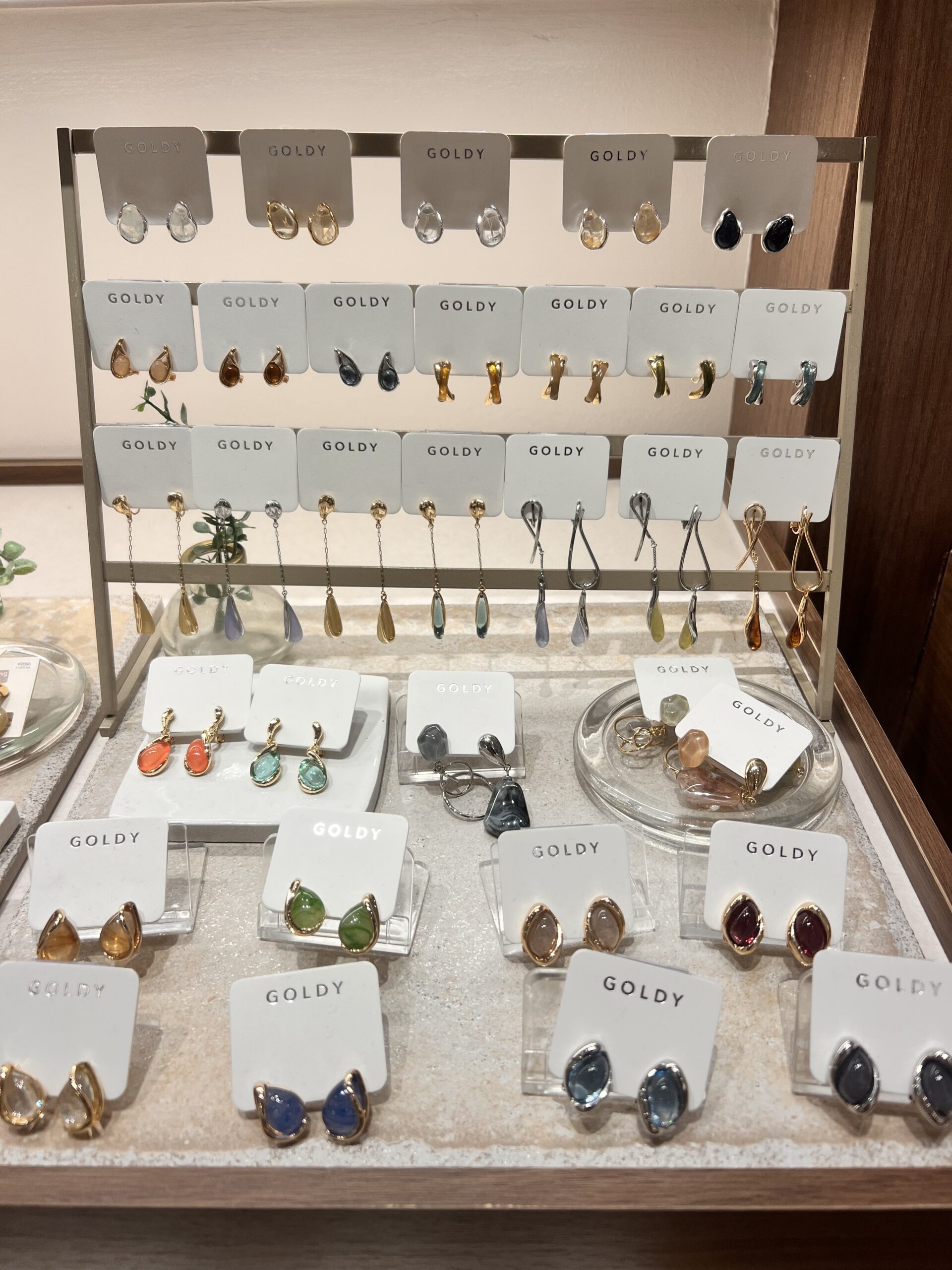 [おすすめ］カラーイヤリング