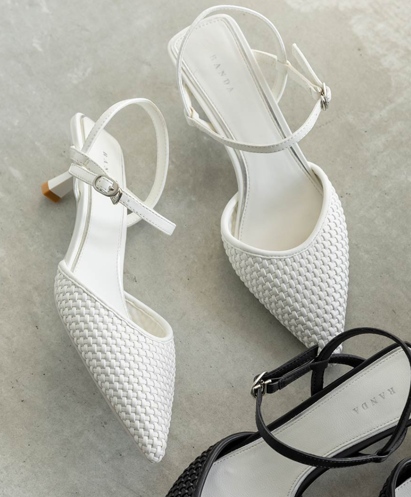 ブレードデザインアンクルストラップパンプス☆