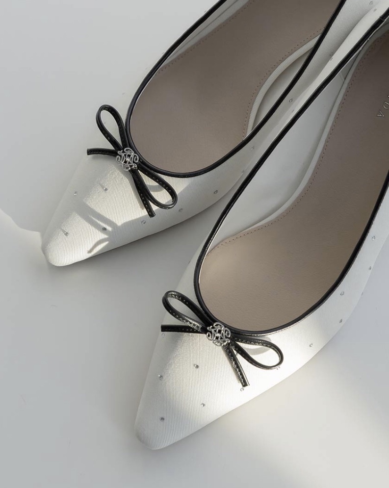 モノグラムパーツリボンパンプス☆