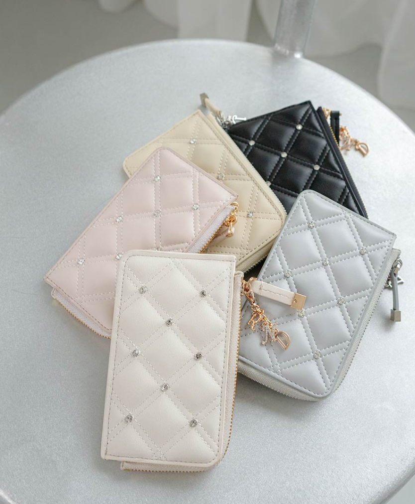 【再入荷】☆ビジューキルティングフラグメントケース