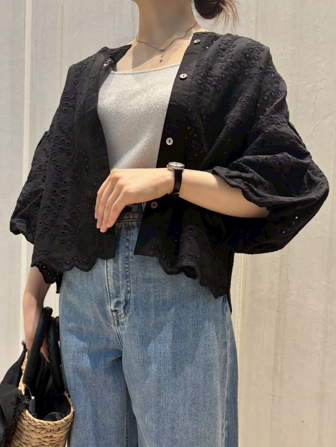 【再入荷】カットワーク刺繍バルーンスリーブブラウス