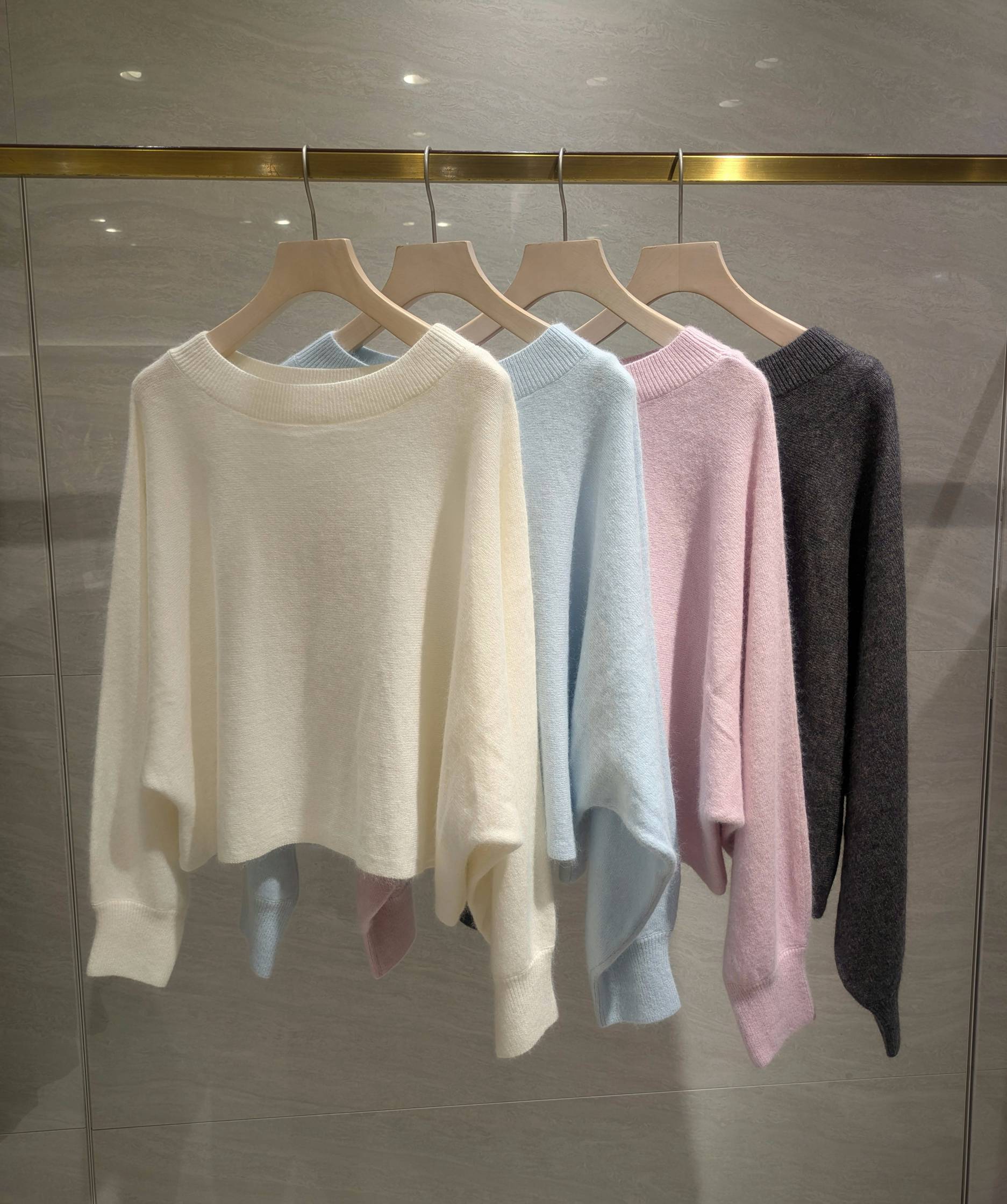 ラクーン混の贅沢なニット＆お得なポイントアップ！